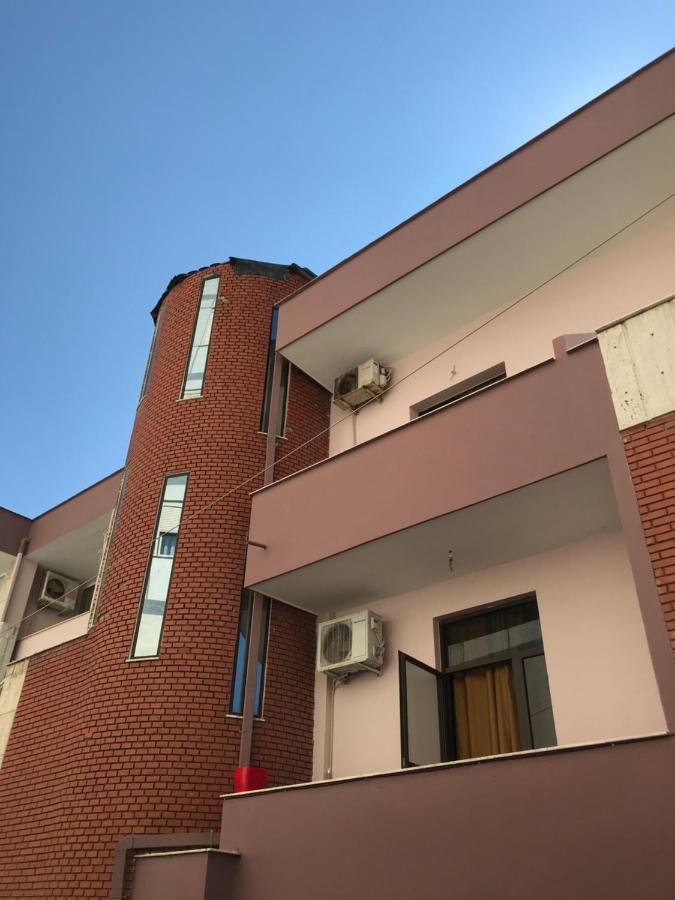 Emi 2* Durres